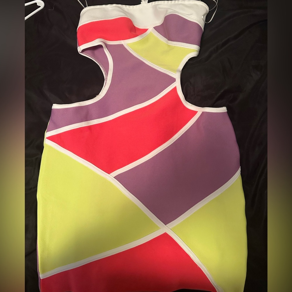 Cute bandage material dress. Great for vacation or fun night with the girls.